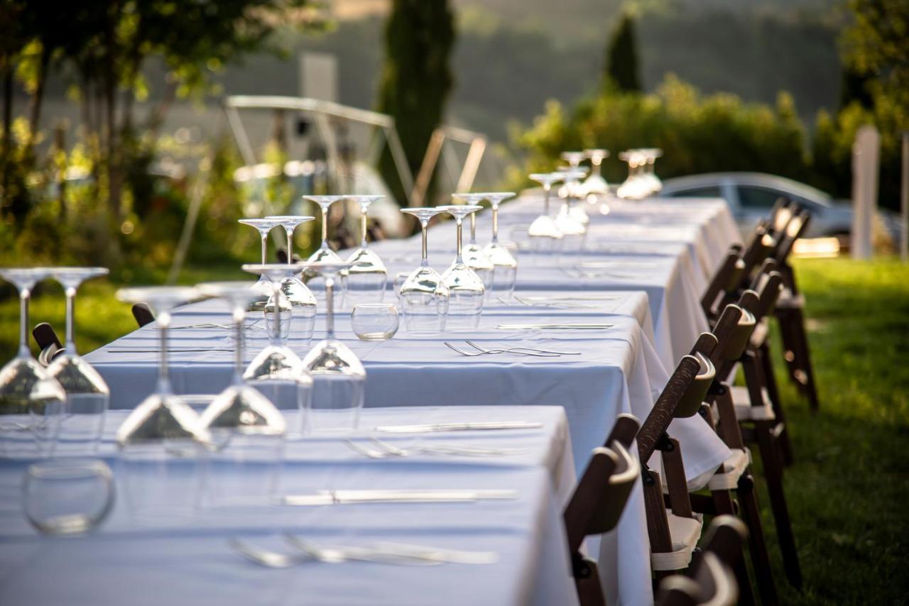 Recchi Franceschini Bike Hotel Last - Minute - Availability Montalto delle Marche Eksteriør billede