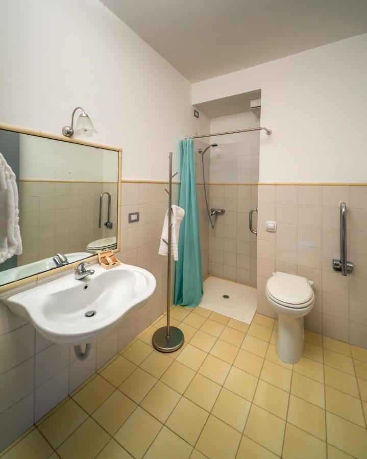 Recchi Franceschini Bike Hotel Last - Minute - Availability Montalto delle Marche Eksteriør billede